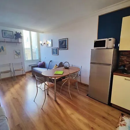 Central Close To Beaches And Shops, Up Till 6 Pers Nice Exterior photo