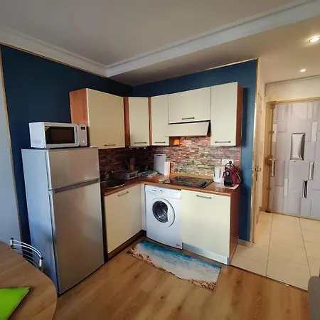 Central Close To Beaches And Shops, Up Till 6 Pers Nice Exterior photo
